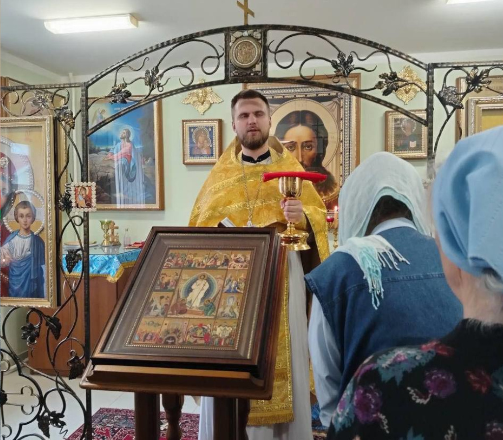 15 мая в домовой церкви «Покрова Пресвятой Богородицы» пансионата «Вяча» состоялась утренняя Божественная литургия